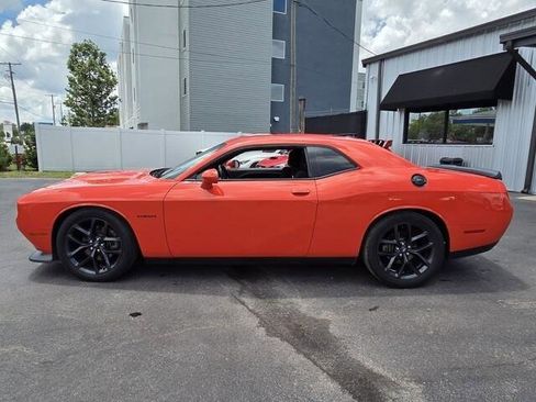 Used 2021 Dodge Challenger R/T w/ Driver Convenience Group RWD image 4