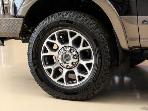 Used 2022 Ford F350 Lariat w/ Lariat Ultimate Package image 61