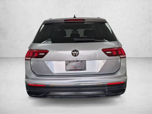 Used 2022 Volkswagen Tiguan SE FWD image 7