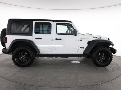 Used 2025 Jeep Wrangler Unlimited Sport AWD/4WD image 14