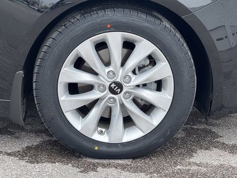 Used 2018 Kia Optima EX w/ Premium Package image 4