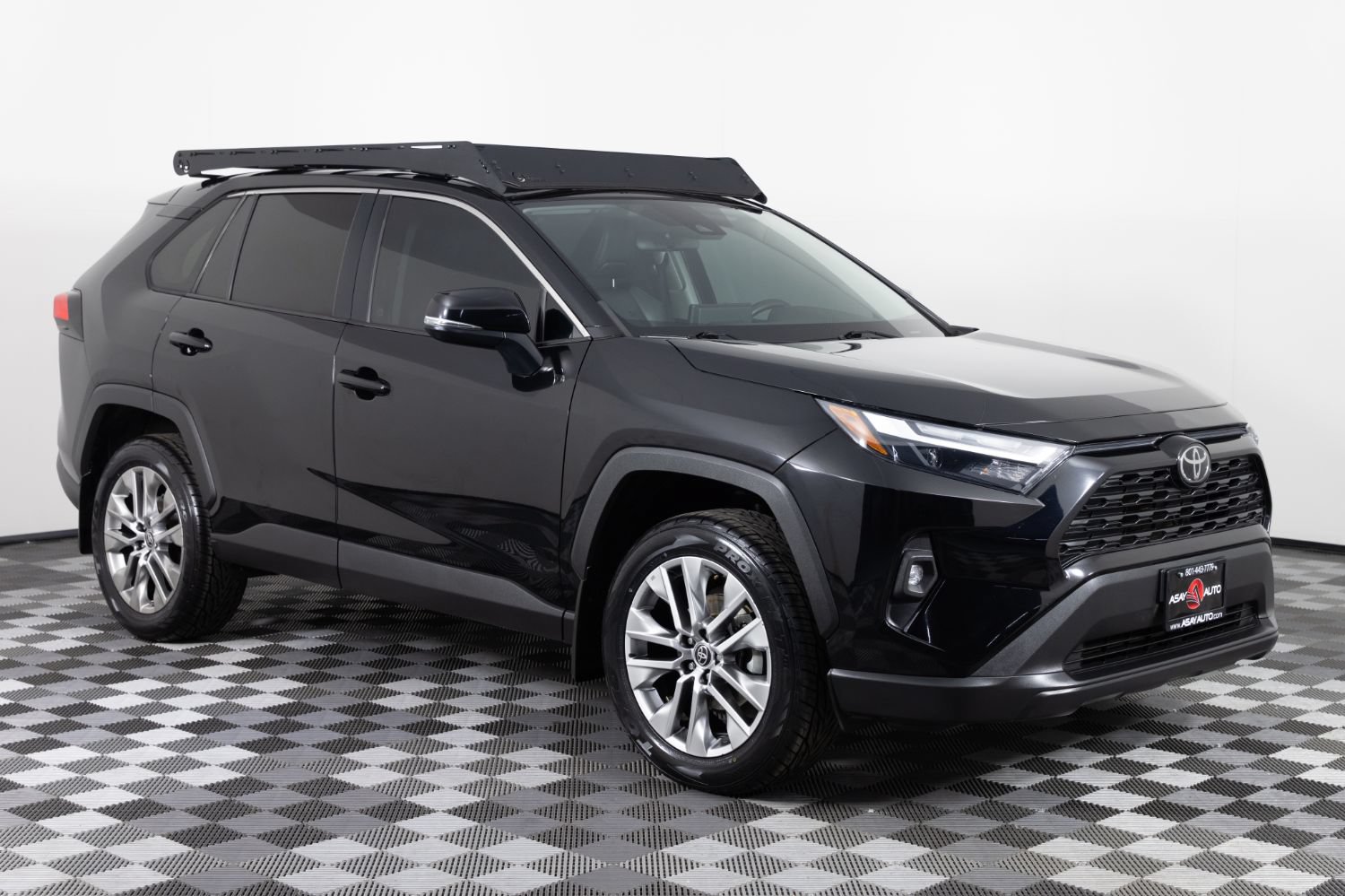 Used 2022 Toyota RAV4 XLE Premium AWD/4WD image 10