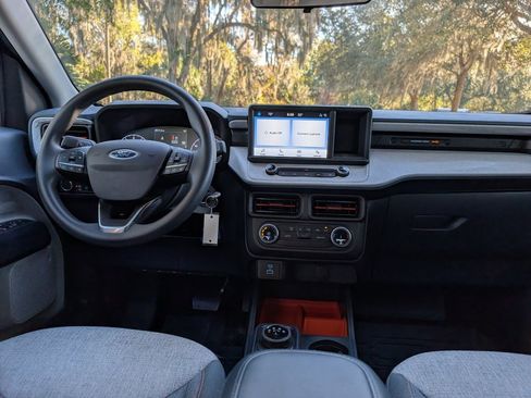 Used 2024 Ford Maverick XLT image 14