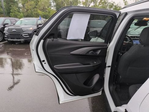 Used 2023 Chevrolet TrailBlazer LT w/ Convenience Package AWD/4WD image 22