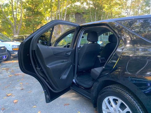 Used 2024 Chevrolet Equinox LT image 34