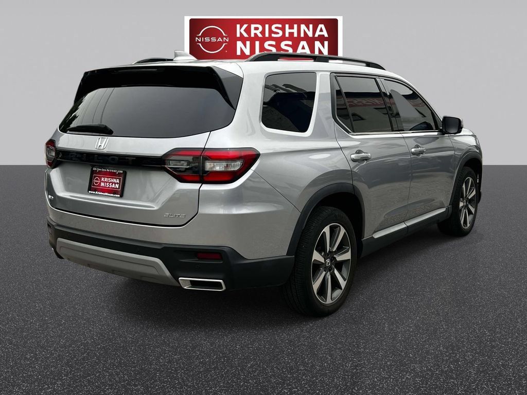 Used 2023 Honda Pilot Elite image 6