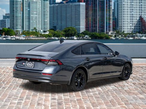 Certified 2025 Honda Accord SE image 5