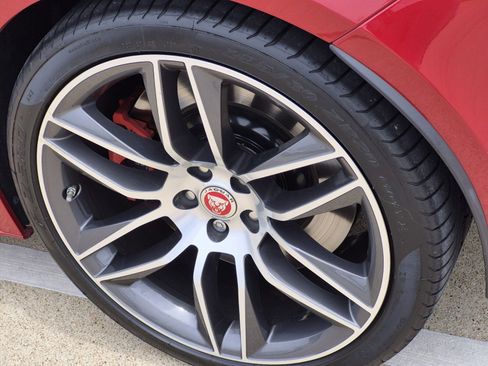 Used 2017 Jaguar F-TYPE R AWD/4WD image 7