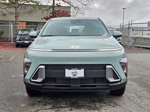 New 2026 Hyundai Kona SE image 2
