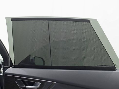 Used 2021 Audi Q8 Prestige w/ Prestige Package image 40