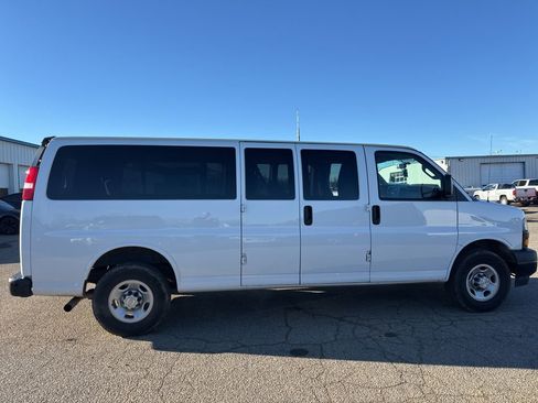 Used 2023 Chevrolet Express 3500 LS image 4