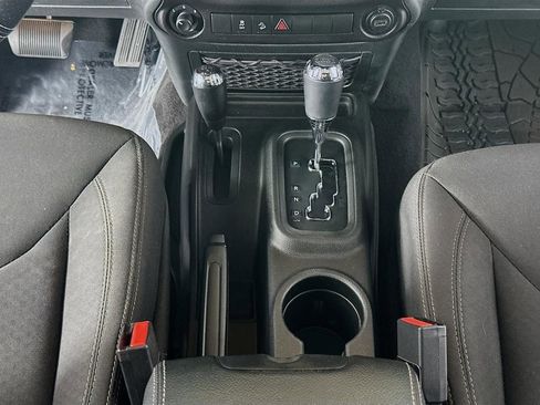 Used 2018 Jeep Wrangler Unlimited Sport image 40