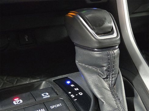 Certified 2022 Toyota RAV4 XLE Premium image 26