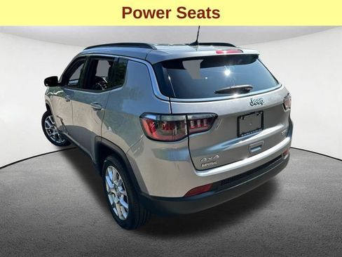 Used 2023 Jeep Compass Latitude AWD/4WD image 7