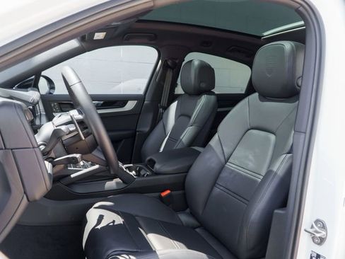 Certified 2026 Porsche Cayenne Coupe AWD/4WD image 5