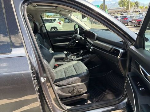 Used 2024 Kia Telluride SX Prestige w/ Towing Package AWD/4WD image 37