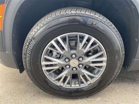 Certified 2025 Chevrolet Traverse LT image 32