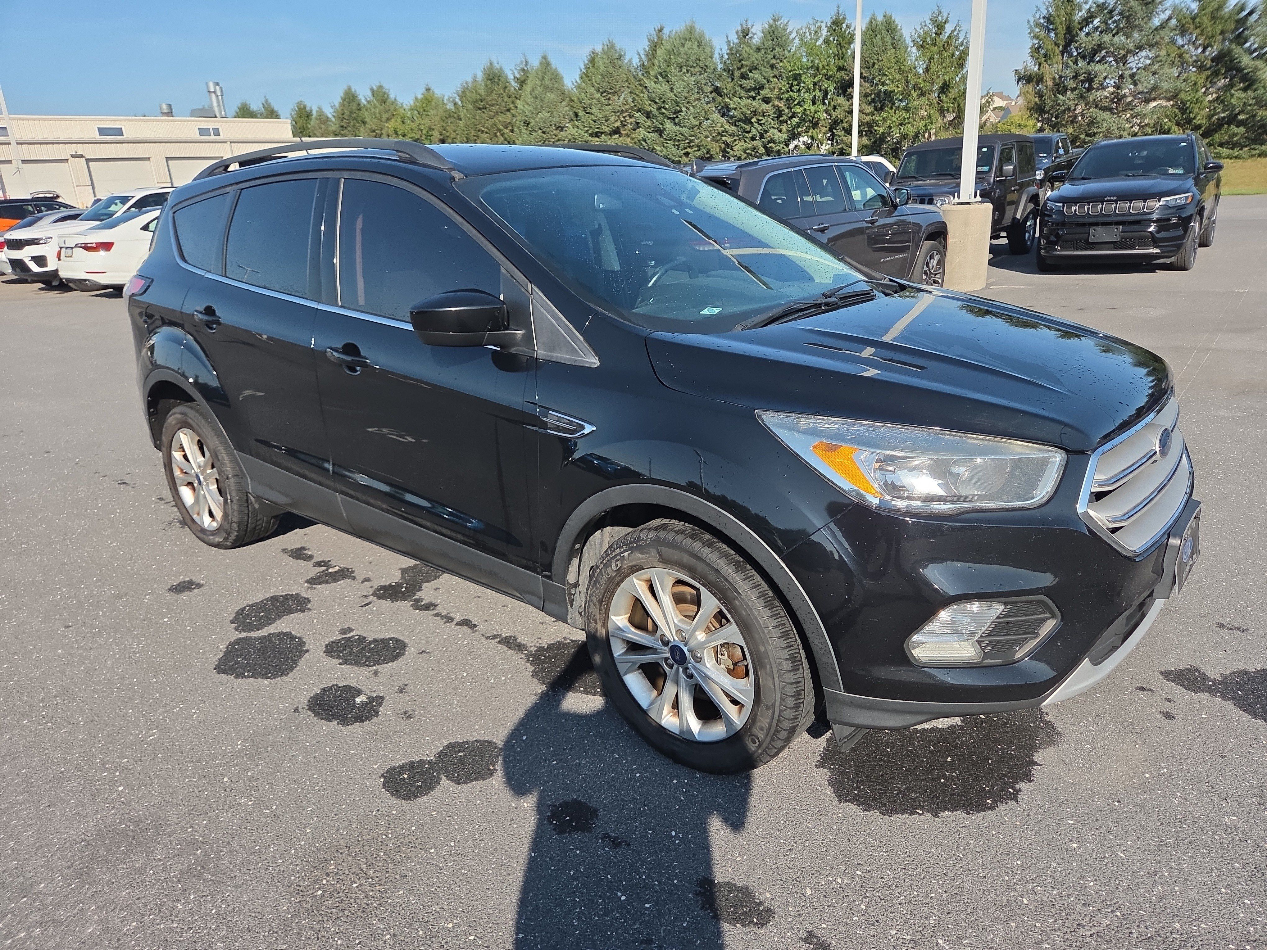 Used 2018 Ford Escape SE w/ Ford Safe & Smart Package AWD/4WD image 18