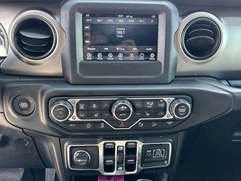 Used 2020 Jeep Wrangler Unlimited Sport AWD/4WD image 16