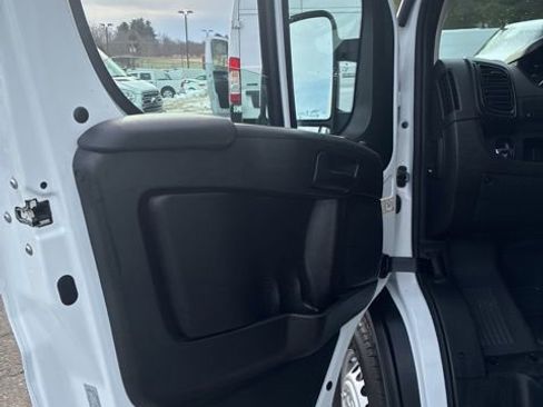 Used 2024 RAM ProMaster 2500 w/ Convenience Group image 24