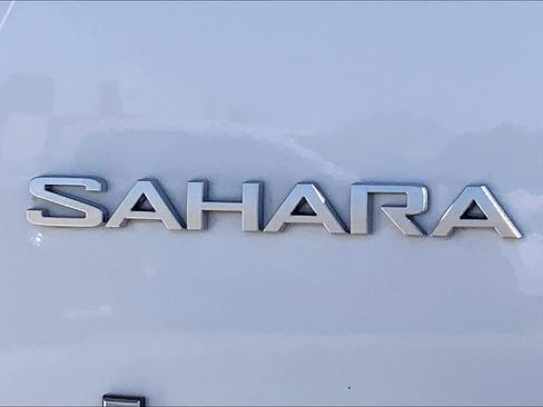 Used 2023 Jeep Wrangler Sahara image 30