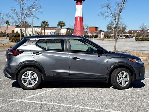 Used 2023 Nissan Kicks S image 21