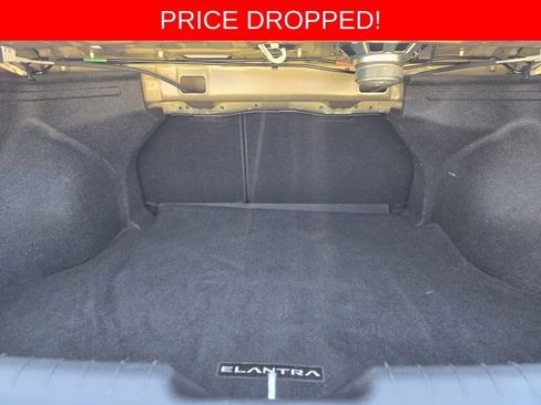 Used 2023 Hyundai Elantra Limited FWD image 32