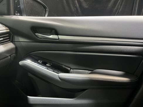 New 2025 Nissan Altima 2.5 SL image 16