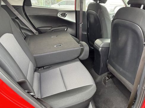 Used 2024 Kia Soul LX w/ Option Group 015 FWD image 29