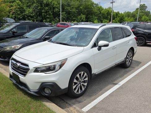 Used 2019 Subaru Outback 3.6R Touring w/ Popular Package #3A AWD/4WD image 4