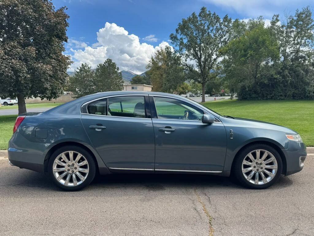 Used 2010 Lincoln MKS AWD image 2