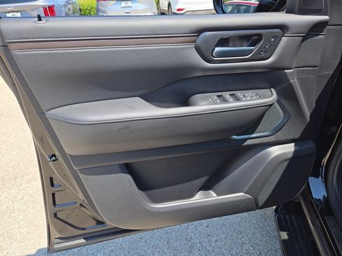 New 2025 Nissan Armada Platinum Reserve image 31