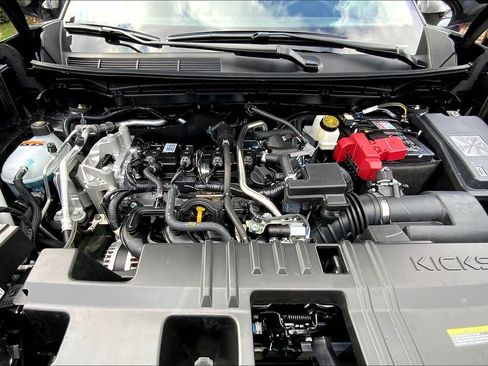 Used 2026 Nissan Kicks SV FWD image 5