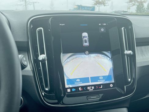 Certified 2023 Volvo XC40 B5 Ultimate w/ Protection Package Premier image 19