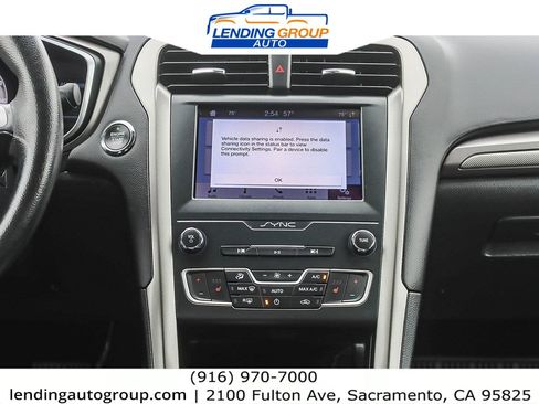 Used 2019 Ford Fusion SE image 12