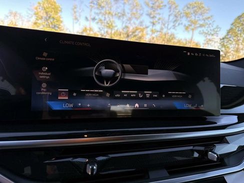 New 2026 BMW X6 xDrive40i w/ Climate Comfort Package image 28