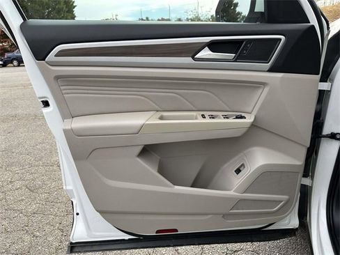 Used 2021 Volkswagen Atlas SEL image 18