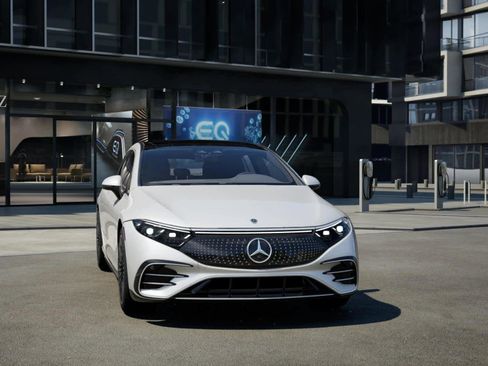 New 2026 Mercedes-Benz EQS 580 4MATIC Sedan image 8