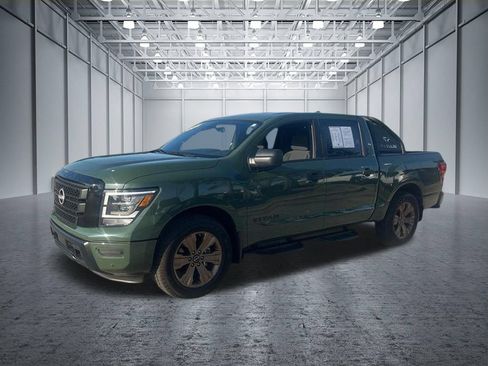 Used 2024 Nissan Titan SV w/ SV Bronze Edition Package RWD image 4