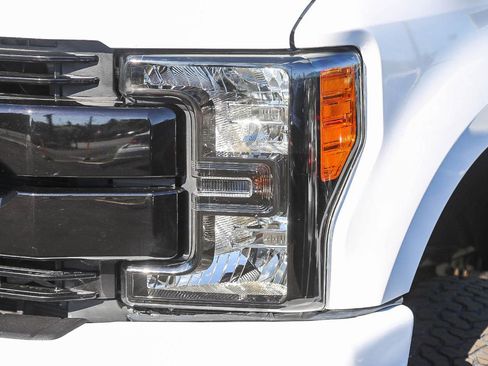 Used 2018 Ford F250 Lariat w/ Lariat Value Package AWD/4WD image 14