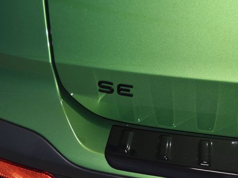 New 2026 Volkswagen Taos SE FWD image 22