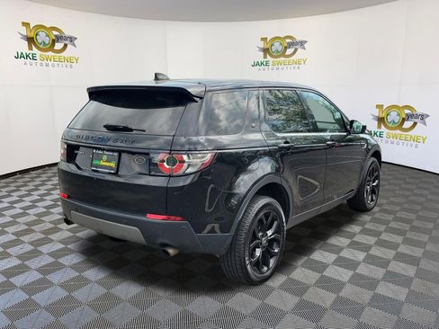 Used 2017 Land Rover Discovery Sport SE image 5