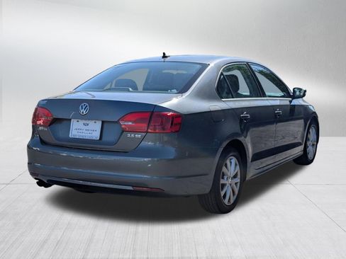 Used 2013 Volkswagen Jetta SE FWD image 5
