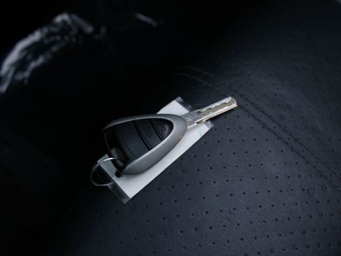 Used 2005 Porsche 911 Carrera image 46