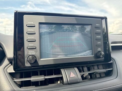 Used 2019 Toyota RAV4 LE AWD/4WD image 15