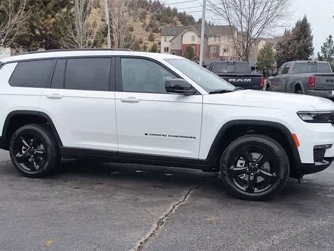 New 2025 Jeep Grand Cherokee L Limited image 2