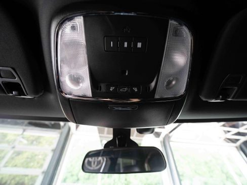 Used 2021 Jeep Grand Cherokee Laredo X AWD/4WD image 17