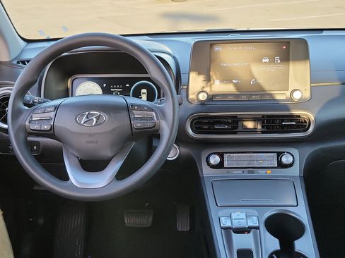 Certified 2023 Hyundai Kona SE image 6