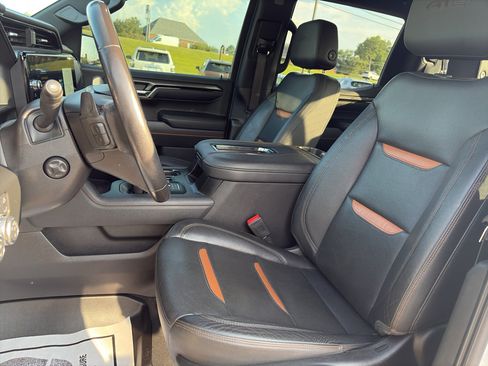 Used 2022 GMC Sierra 1500 AT4 w/ AT4 Premium Package AWD/4WD image 7