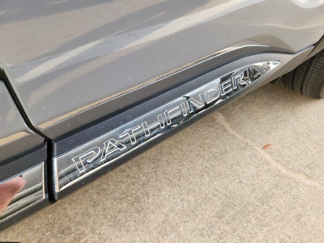 Used 2025 Nissan Pathfinder Platinum FWD image 10